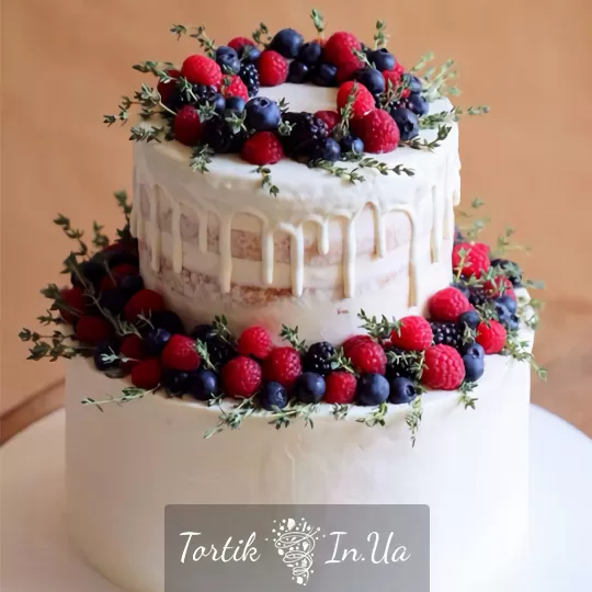 Весільний торт з ягодами
