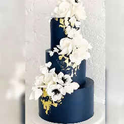 Весільний торт у синьому кольорі.