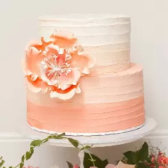 Весільний торт персикового кольору